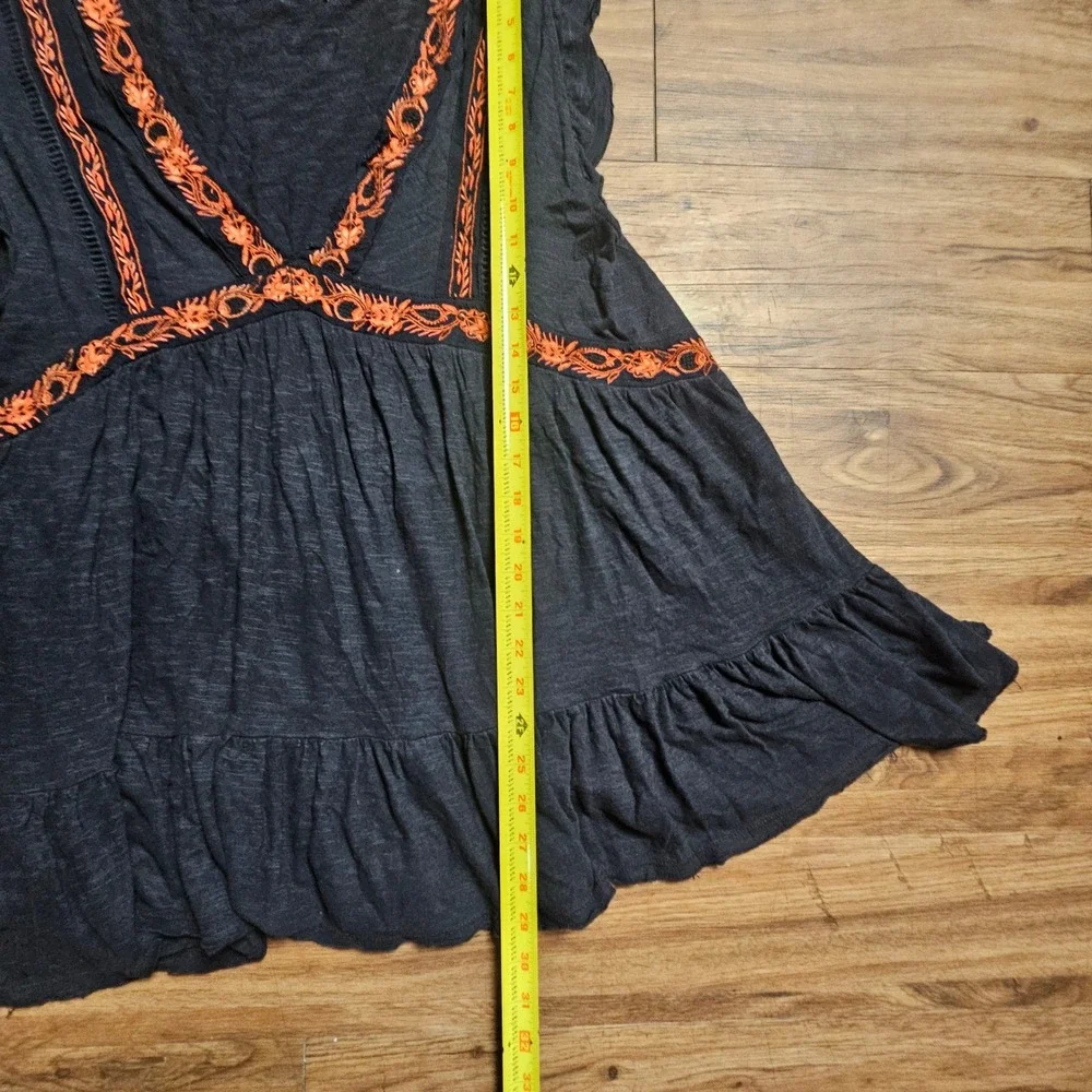 Free People Embroidered Deep V-Neck Babydoll Top M Sleeveless Ruffle Boho Chic